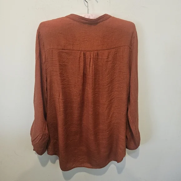 Zac & Rachael Women's Amber Flowy V-Neckline Blouse, Large - Picture 4 of 10